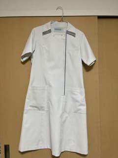 KAZEN 白衣 ナース服 Mサイズ 半袖 医療用のサムネイル