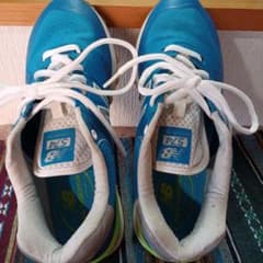 スニーカーのサムネイル