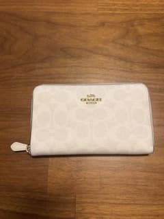 【新品未使用】COACH 長財布 ホワイト シグネチャーのサムネイル