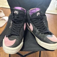 NIKE SB DUNK LOW PRO スニーカー ブラック ピンクのサムネイル