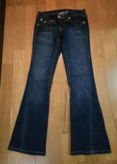 TRUE RELIGION JOEY ブーツカット デニム ジーンズのサムネイル