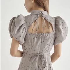 SNIDEL sweet 新木優子着用　ギャザーパフスリワンピースのサムネイル