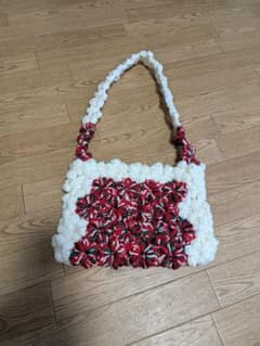 【ハンドメイド】手編み お花リフ編みバッグ クリスマスカラー 肩掛けのサムネイル