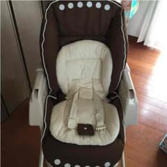 【値下げしました】美品 アップリカ ハイローチェア 手動のサムネイル