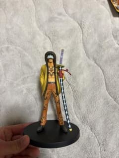 トラファルガー・D・ワーテル・ロー フィギュアのサムネイル