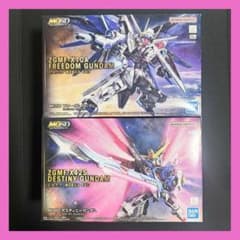 未組立】 MGSD フリーダムガンダム + デスティニーガンダム - メルカリ