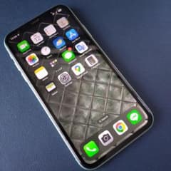 iPhone 11 128GB バッテリー寿命98%　SIMフリーのサムネイル