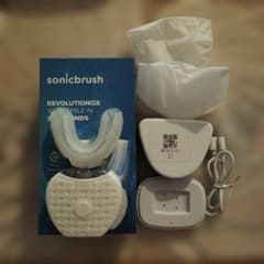 sonicbrush 電動歯ブラシ 本体 ホワイト　ケース　替マウスピース✕2 sonicbrush 電動歯ブラシ 本体 ホワイト ケース 替マウスピース✕2