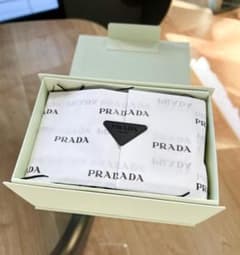 PRADA プラダビューティー ショッパー＆ギフトボックス【サンプル3点付】のサムネイル