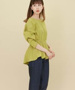 kbf  ウエストタック ブラウスのサムネイル