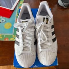 新品　adidas スーパースター スニーカーのサムネイル
