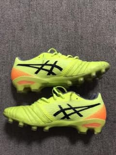 アシックス サッカー スパイクのサムネイル