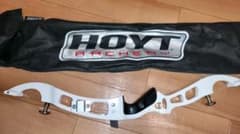 HOYT アーチェリーボウハンドル ホワイト 左手のサムネイル