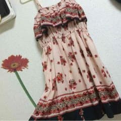 お花柄ワンピースのサムネイル
