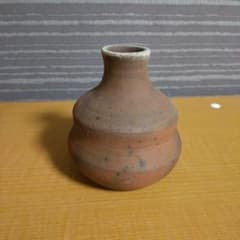 陶器 一輪挿し 花瓶 琉球 壺屋焼【故】新垣栄用作 ヤチムン やちむんのサムネイル