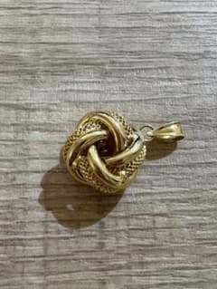 ウノアエレ UNOAERRE ペンダントトップ ラブノット ネックレス【美品