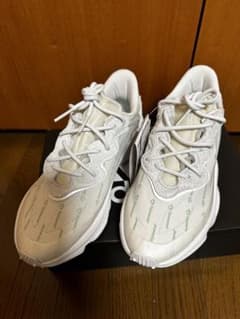 adidas オリジナルス スニーカー OZWEEGOのサムネイル