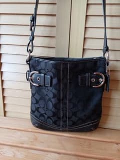 COACH コーチ シグネチャー ショルダー バッグ ブラックのサムネイル