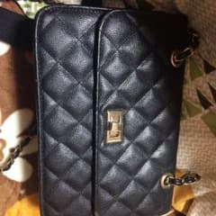 黒バッグのサムネイル