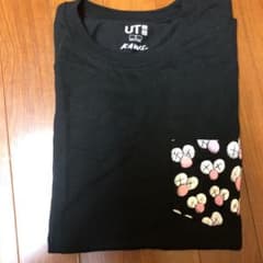 ユニクロ KAWS Tシャツ　メンズのサムネイル