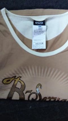 D&G(ブランド名)のロゴ入りタンクトップのサムネイル