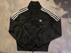 【5/15まで出品】adidas ジップアップジャケット ブラックのサムネイル