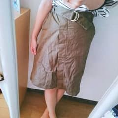 カーキ　タイト風 スカートのサムネイル