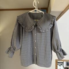 ギンガムチェックシャツ 大きな襟付きのサムネイル