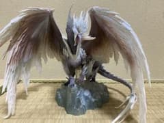 現状品 一番くじ モンスターハンター イヴェルカーナ アイスボーン フィギュアのサムネイル