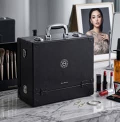 未使用美品】shu uemura メイクアップボックス 本体 - メルカリ