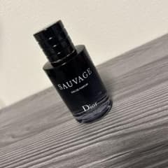 Dior SAUVAGE Eau de Parfum ブラックのサムネイル