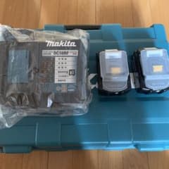 マキタ純正　急速充電器　バッテリー２個セットのサムネイル