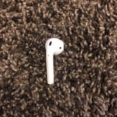 AirPods（右）のサムネイル