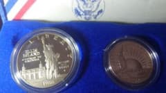 A15、中華人民共和国建国35周年記念硬貨 3枚セット | Shop at Mercari