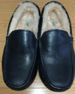 UGG ローファー レザー　黒  USサイズ8（ 25cm）のサムネイル