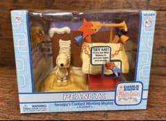 PEANUTS Snoopy's Contest Winning 디스플레이