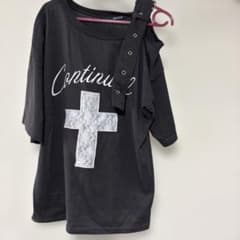 黒の十字架刺繍Tシャツのサムネイル