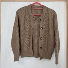 ベージュ ケーブルニット カーディガン Sサイズのサムネイル