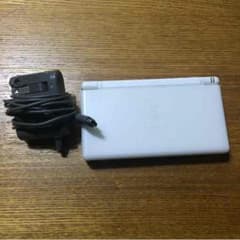DSと充電器のサムネイル