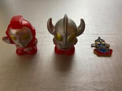 ウルトラマン フィギュア ピンバッジ 3点セットのサムネイル