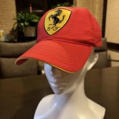 Ferrari ロゴ入りレッドキャップのサムネイル