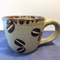 やちむん 工房十鶴 コーヒー豆柄 マグカップ - メルカリ