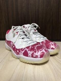 とるは様専用AIR JORDAN 11 LOW 新品未使用　早いもの勝ちのサムネイル