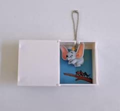 【希少】Disney DUMBO ダンボ　ブック型キーホルダー