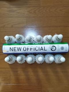 ヨネックス バドミントン 中古 シャトル12個入り - メルカリ