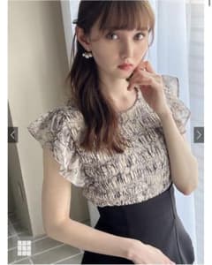 花柄シフォンシャーリングフリルトップス[pm300]のサムネイル