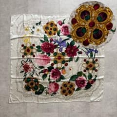 CHANEL 大判スカーフ グリポア パール 白 花柄 シルク100％ - メルカリ