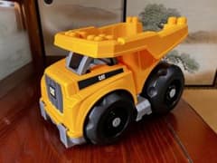CATダンプカーのサムネイル