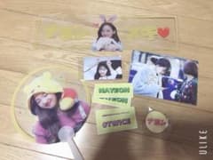 TWICE ナヨン 透明 スローガンのサムネイル