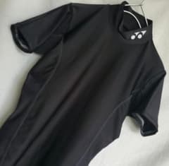 ブラックショートスリーブTシャツ ハイネック